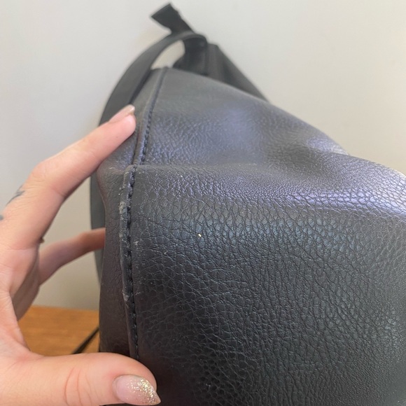 Black Matt & nat shoulder/cross body purse tote - Picture 5 of 6